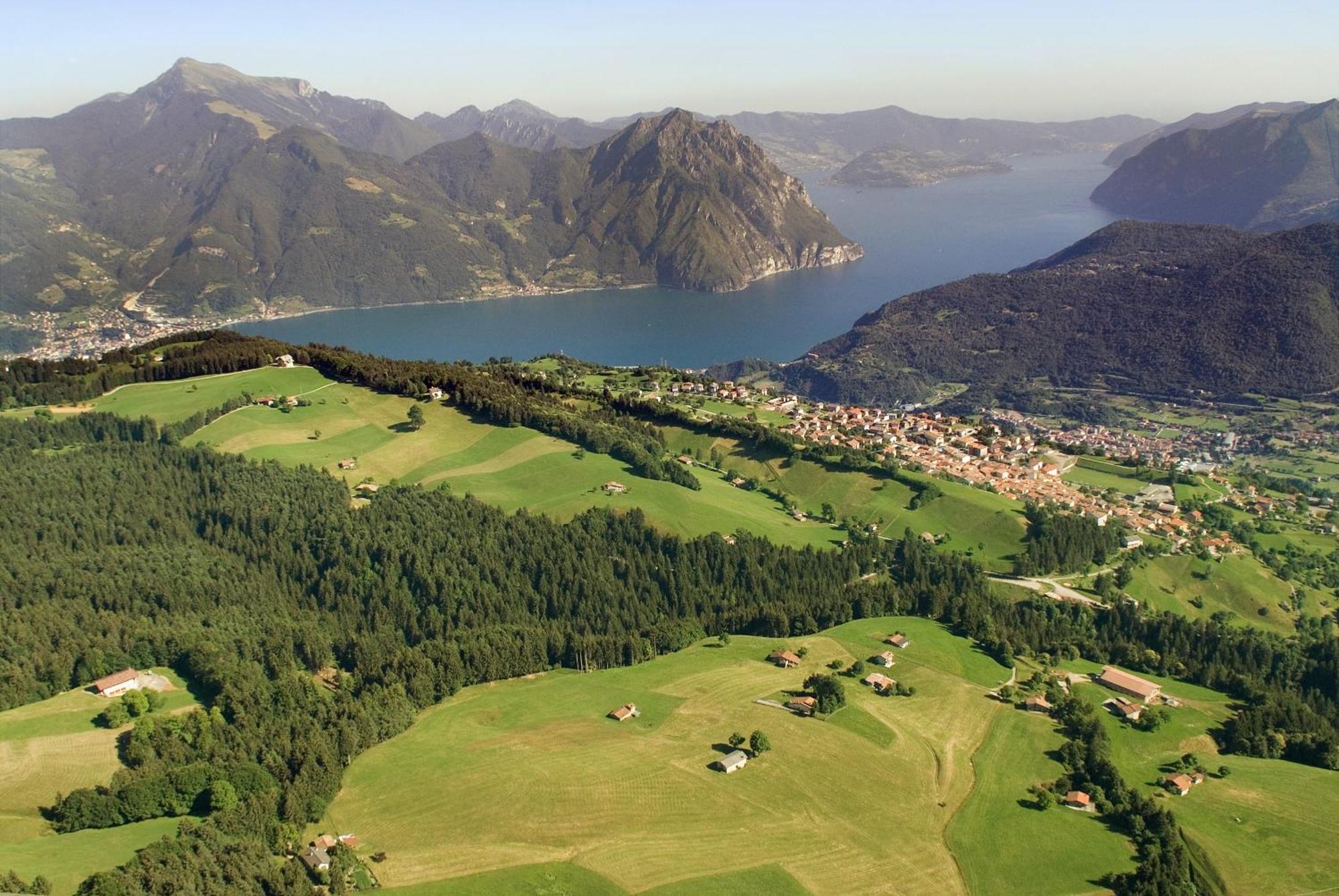 La Casa Sull' Altopiano Mountain Lake Iseo Hospitality Bossico Exteriér fotografie